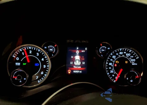 2019 Ram 1500 Big Horn/Lone Star из США, поврежденный, VIN 1C6SRFBT1KN885475